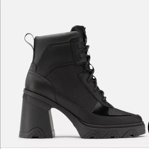 Sorel Brex Black lace up boots hard to find size 8